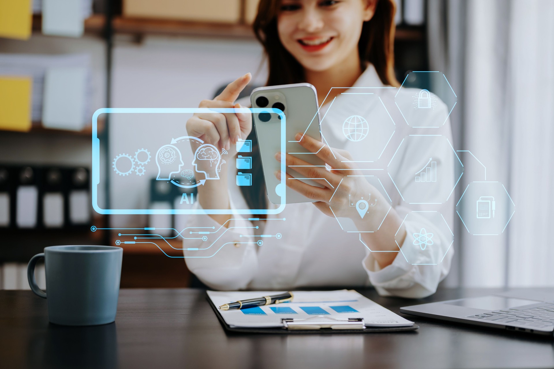 Mulher usa chatbot em computador e tablet inteligência inteligente Ai.Chat com IA Inteligência Artificial, desenvolvido pela OpenAI gerar. Tecnologia futurista, robô em sistema online.